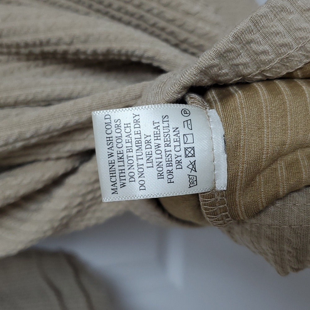 New In Waffle Knit Vneck Dress/Taupe - Picture 11 of 13